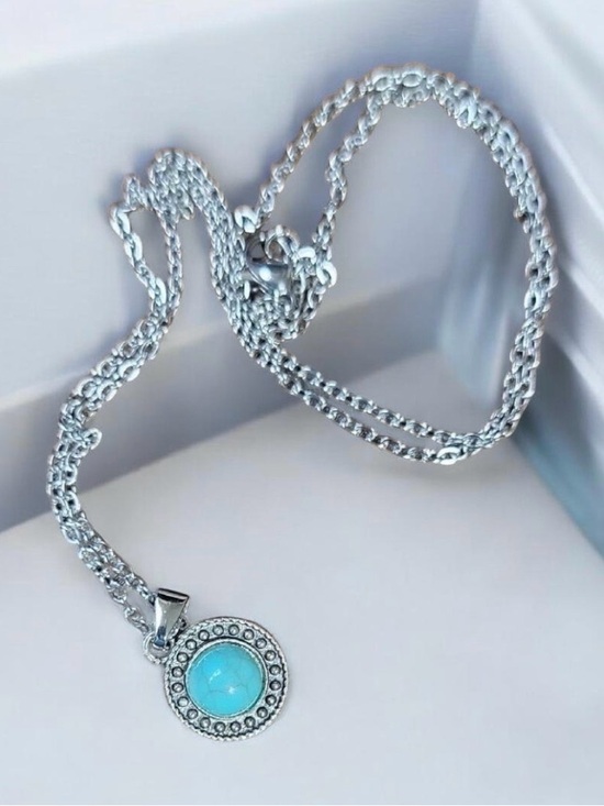 Jewelry - Boho Faux Turquoise Cabochon Circle Pendant Necklace Silver Tone NEW